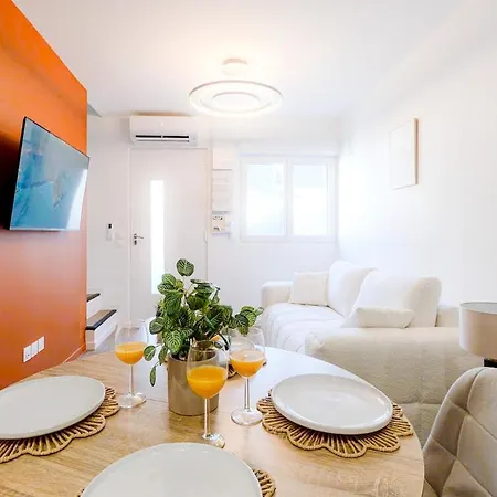 6ty Nest - Cour Privee - Paris * Montreuil (Seine-Saint-Denis)