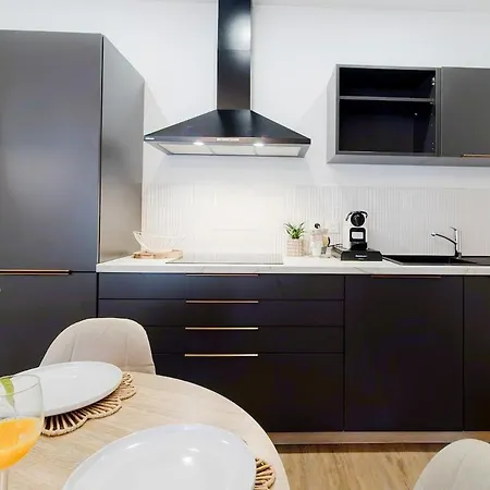 6ty Nest - Cour Privee - Paris Apartment Montreuil (Seine-Saint-Denis)